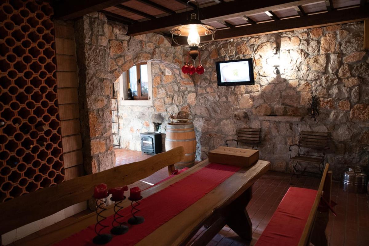 Castle House Rooms, Swimming Pool & Sauna & Tennis Court & Wine Cellar Сезана Экстерьер фото